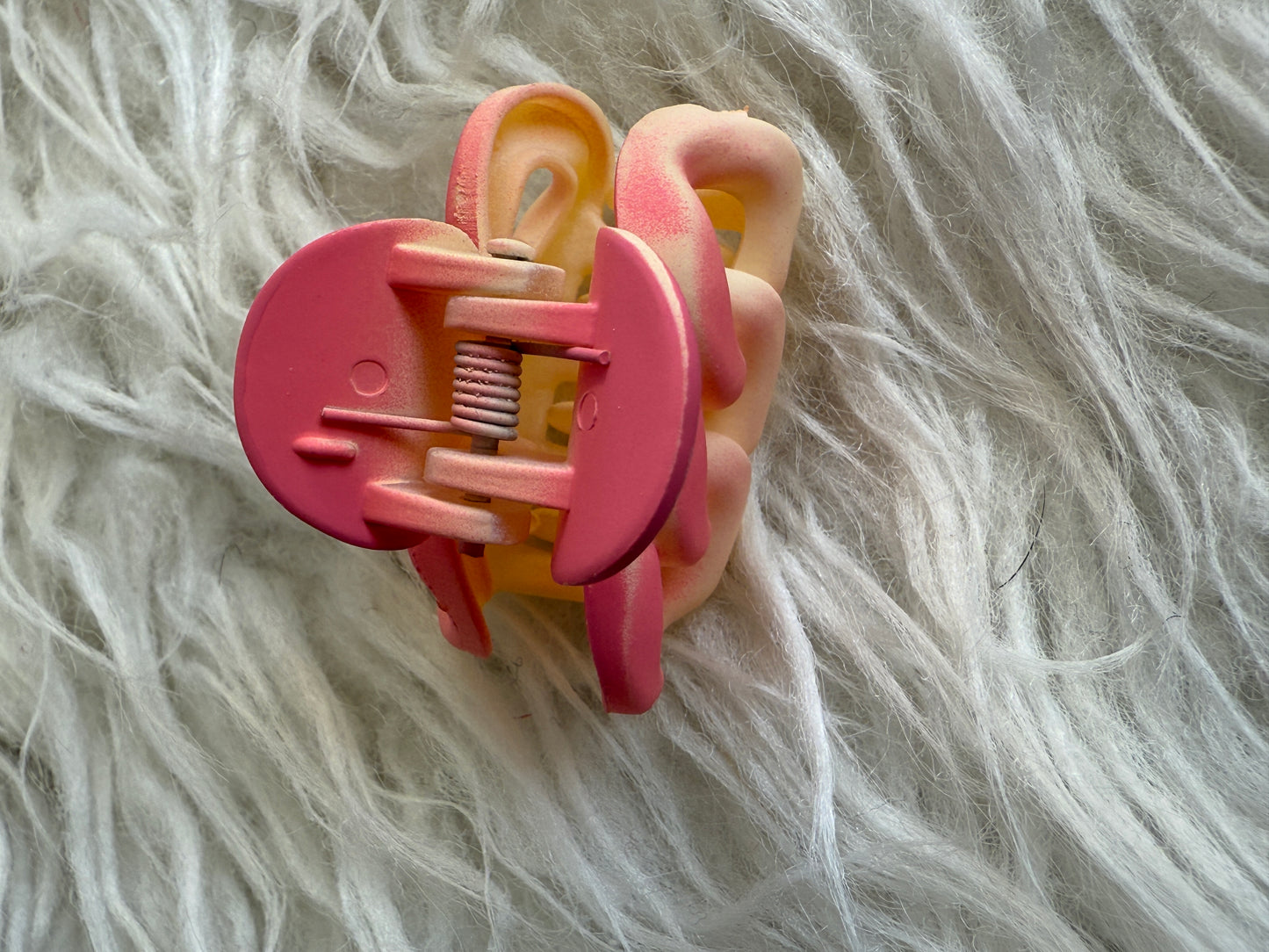 Korean mat hair claw  (pack of 4 )