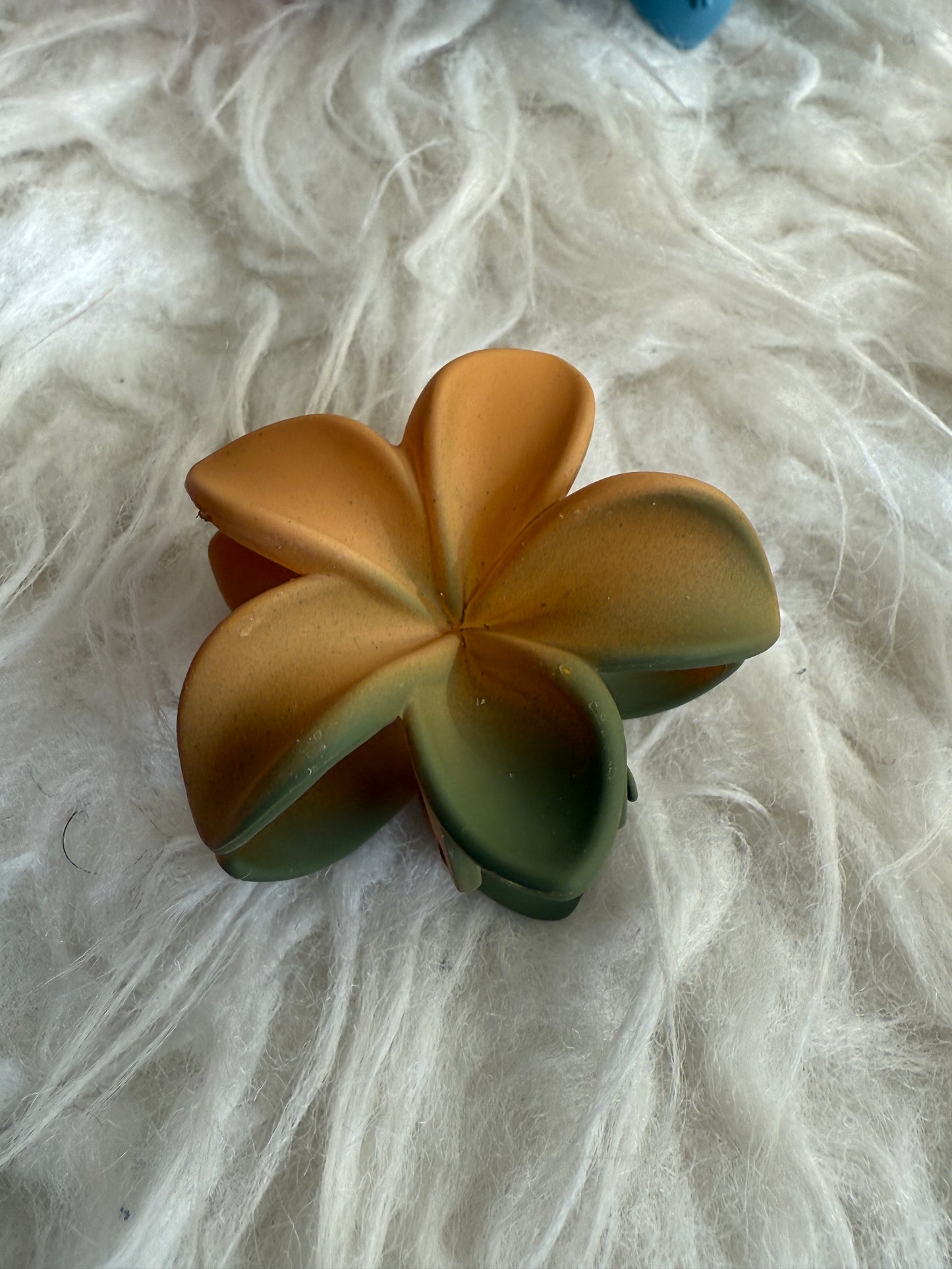 Korean mat hair claw  (pack of 4 )