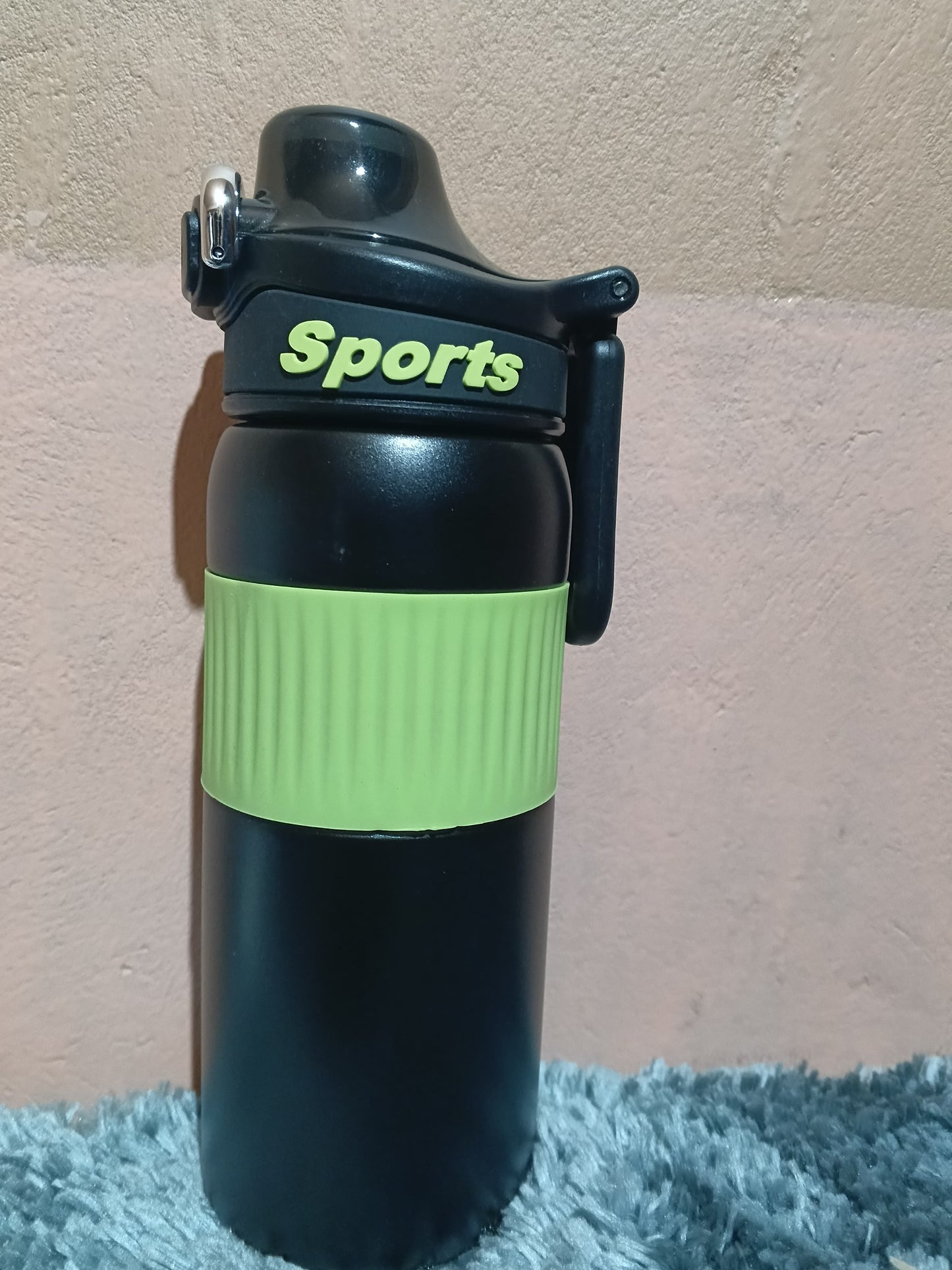 Insulated sports bottle