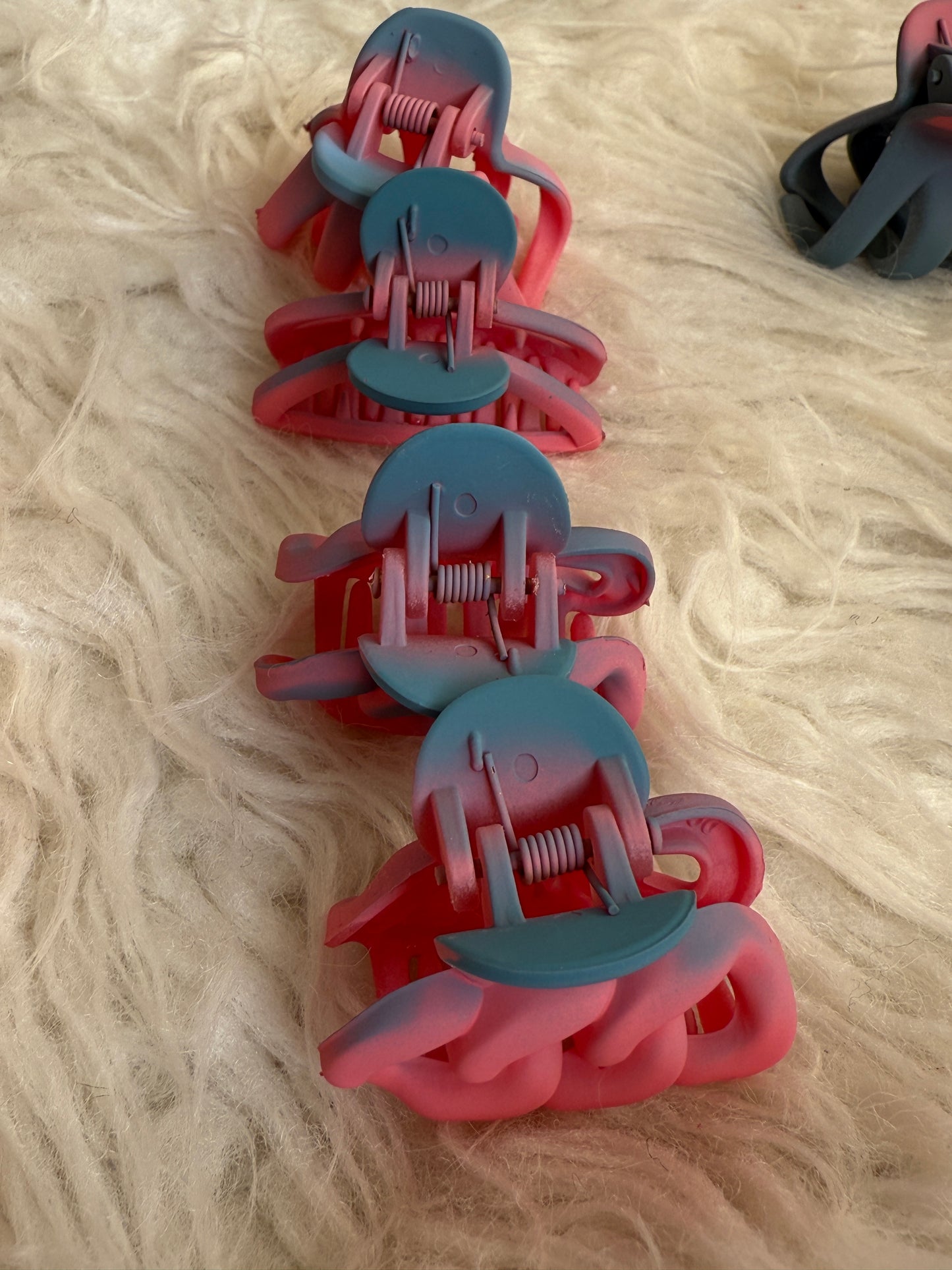 Korean mat hair claw  (pack of 4 )