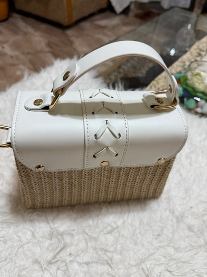 Ladies hand/sling bags 522287704613