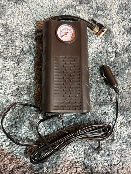 Portable air pump car plugin (pump tyre)